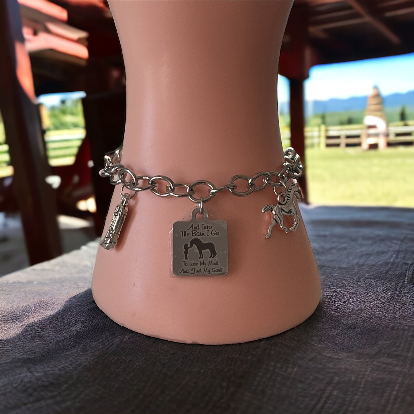 Horse charm bracelet